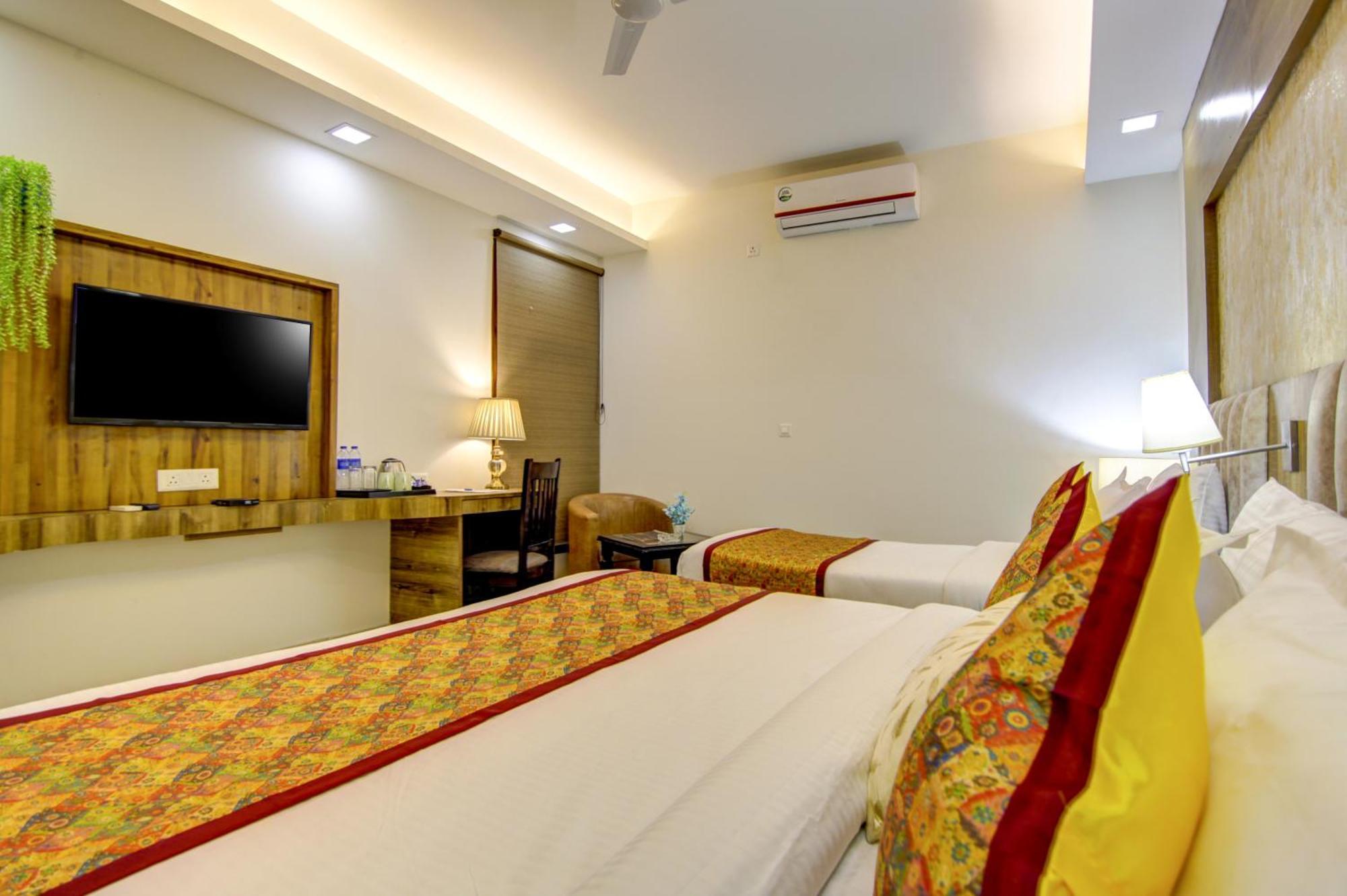 Park Tree Delhi Airport By Prithvi Palace With Free Airport Transsfer Hotel 4*