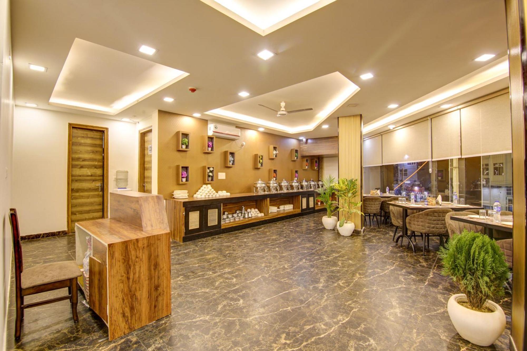 Park Tree Delhi Airport By Prithvi Palace With Free Airport Transsfer 4*