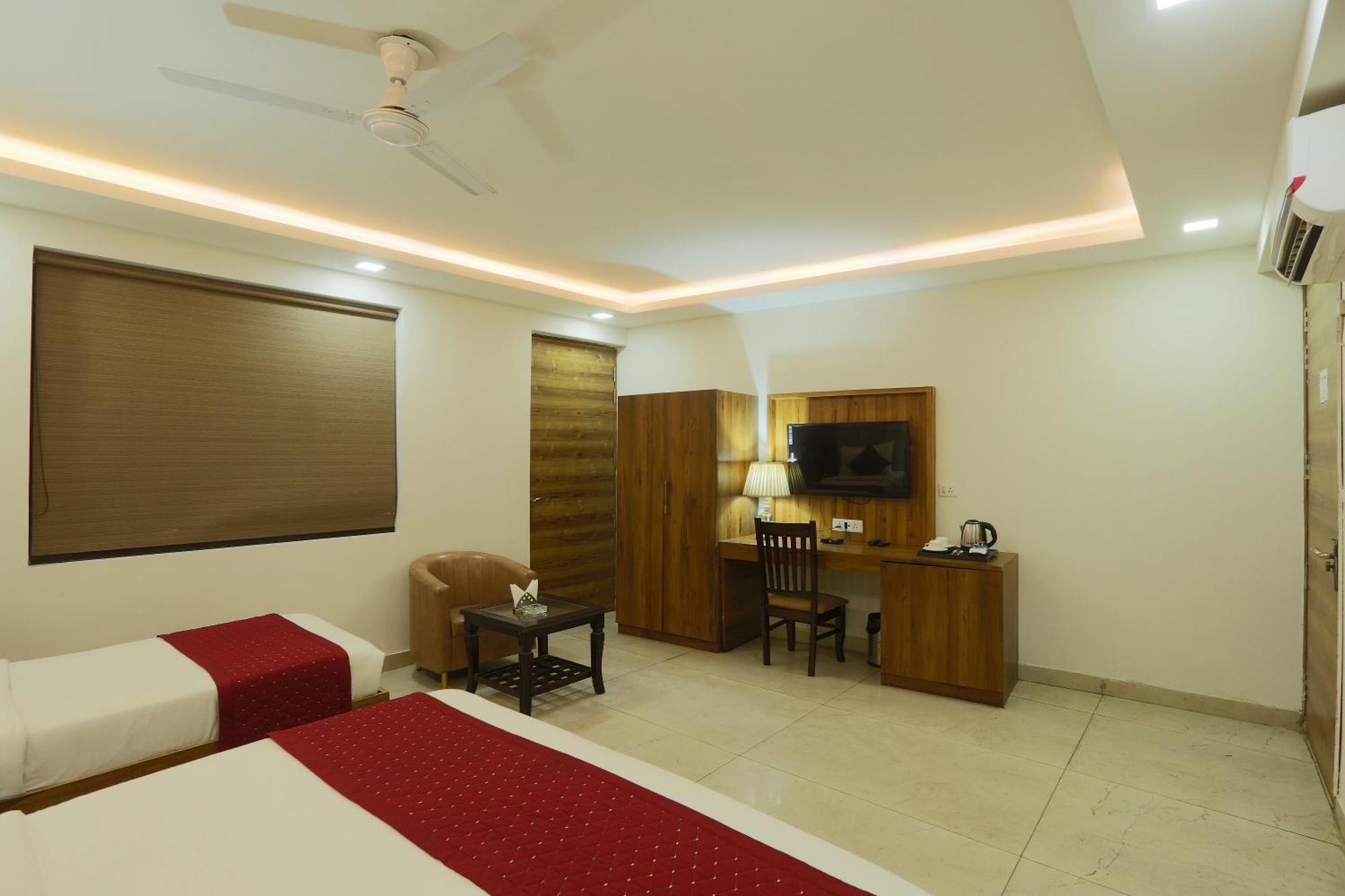 Park Tree Delhi Airport By Prithvi Palace With Free Airport Transsfer Hotel 4*