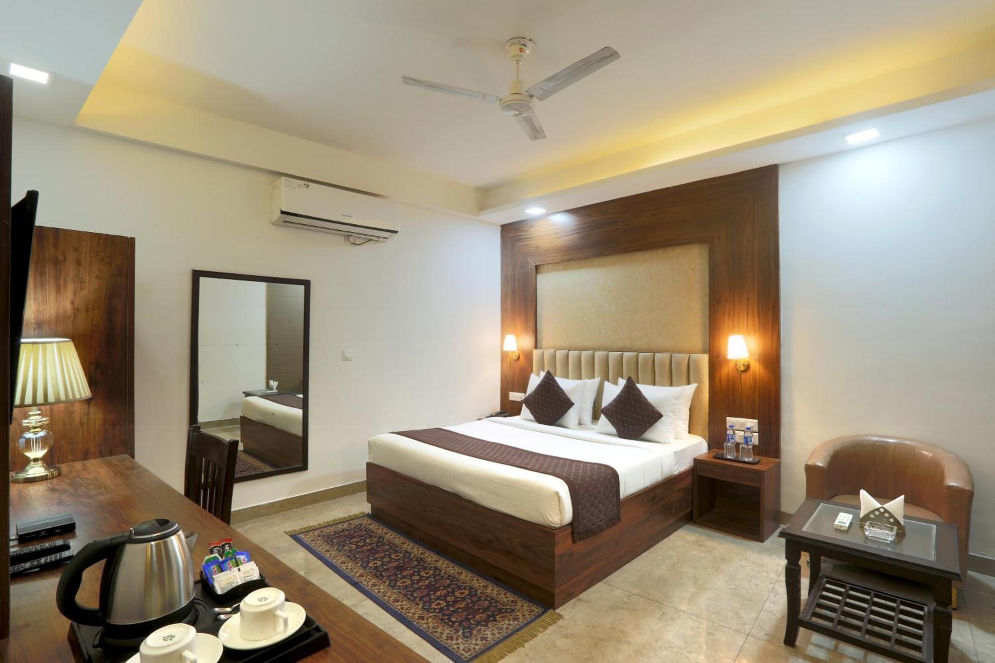 Hotel Park Tree Delhi Airport By Prithvi Palace With Free Airport Transsfer 4*