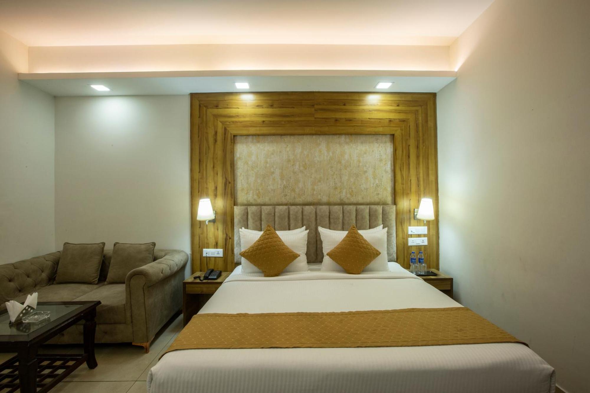 Park Tree Delhi Airport By Prithvi Palace With Free Airport Transsfer New Delhi