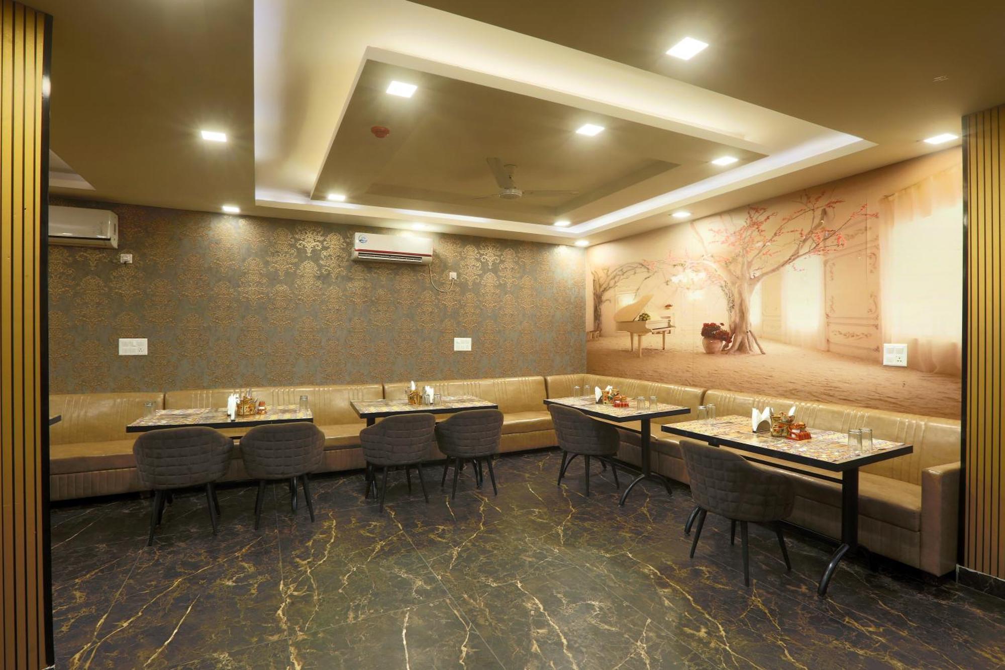 Park Tree Delhi Airport By Prithvi Palace With Free Airport Transsfer Hotel