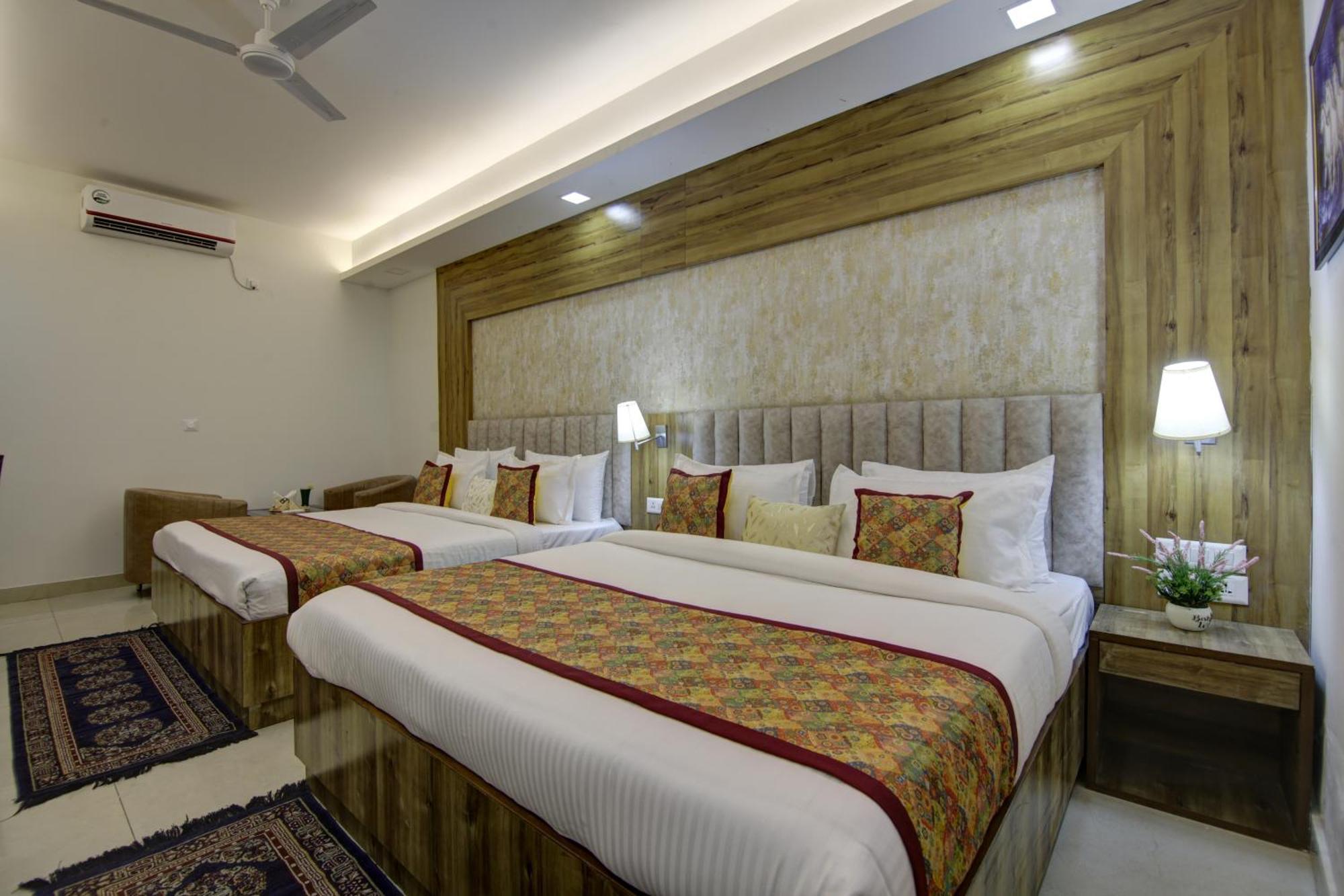 Hotel Park Tree Delhi Airport By Prithvi Palace With Free Airport Transsfer New Delhi